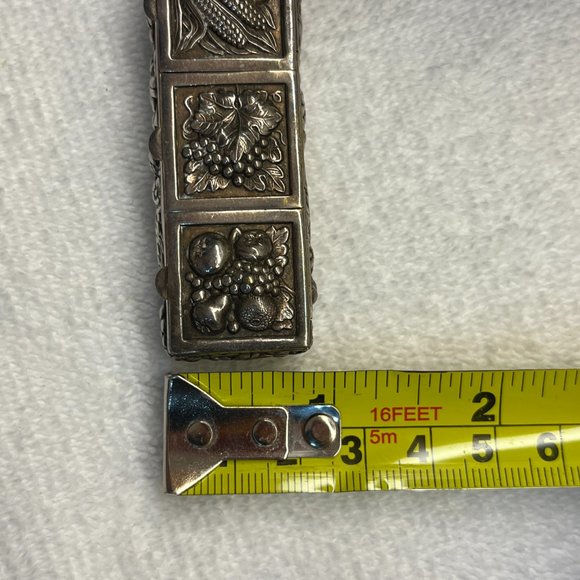 Vintage Silver plated Repousse Autumn Harvest 3 section pill box silver plated - Picture 7 of 8